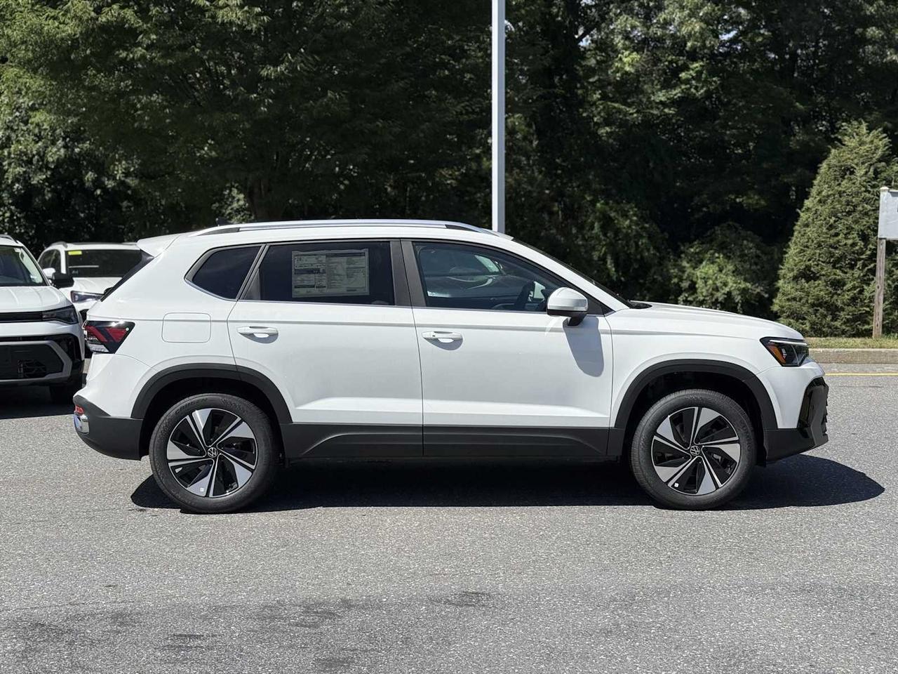 2025 Volkswagen Taos SE Westborough MA
