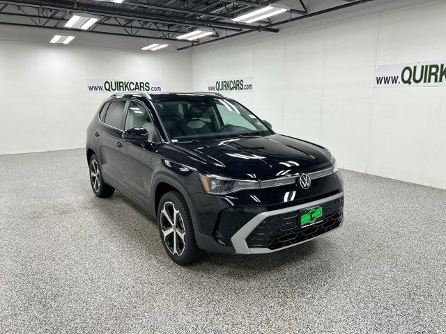 2025 Volkswagen Taos SEL Oshkosh WI