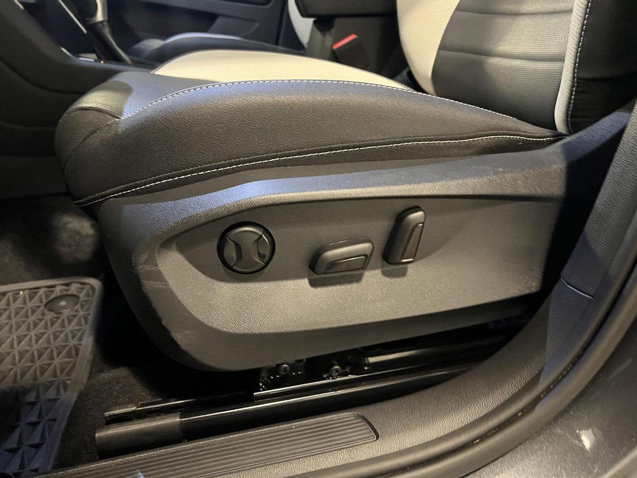 2025 Volkswagen Taos SEL Parker CO
