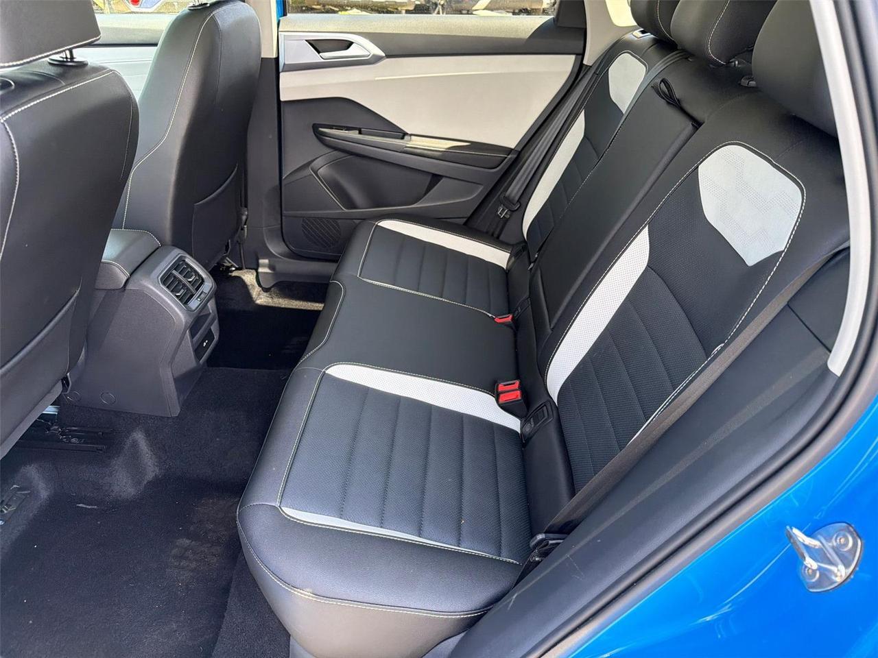 2025 Volkswagen Taos SEL Hagerstown MD