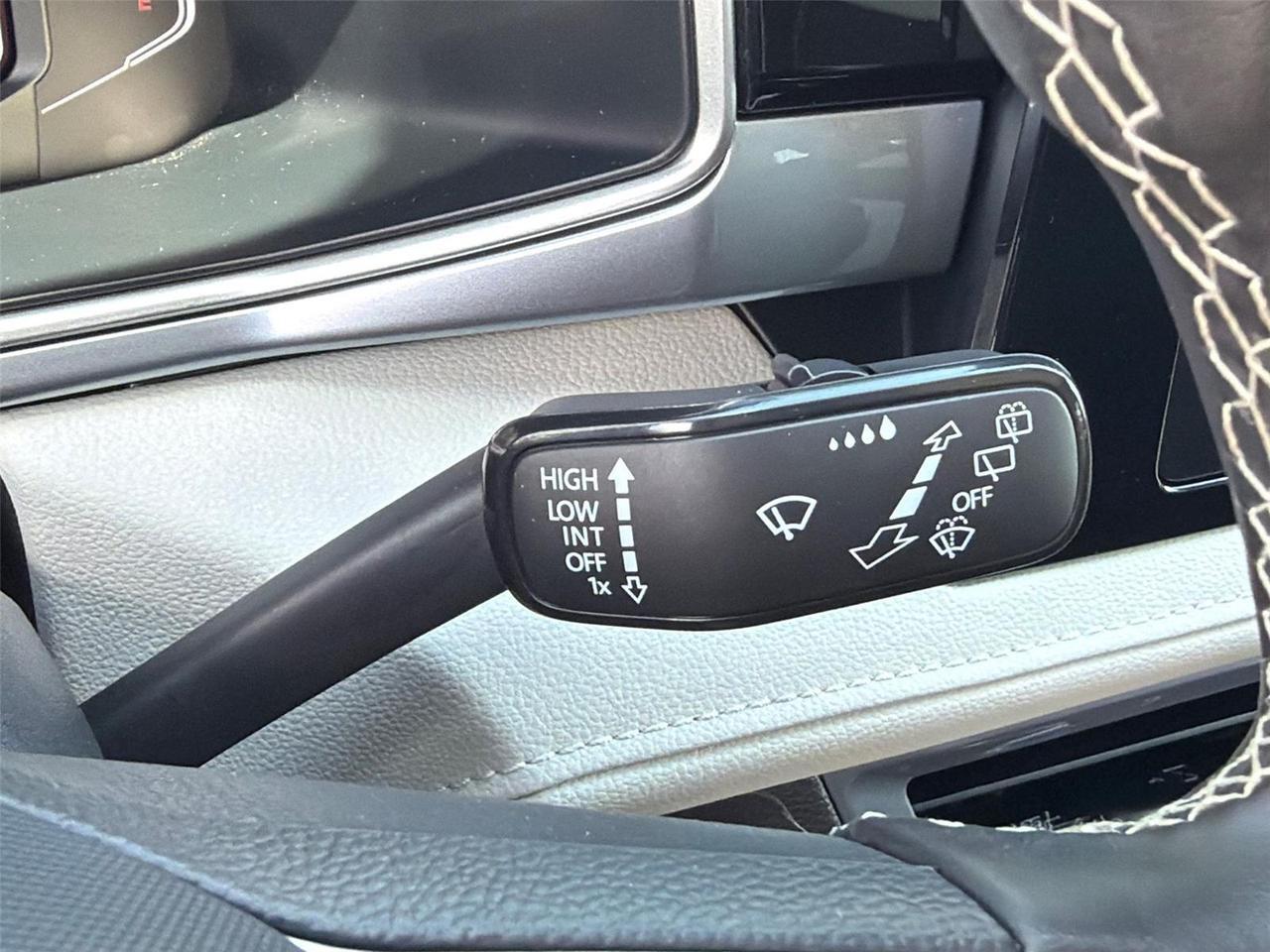 2025 Volkswagen Taos SEL Hagerstown MD