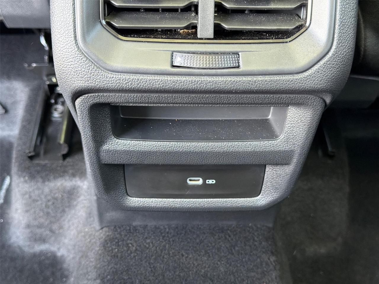 2025 Volkswagen Taos SEL Hagerstown MD