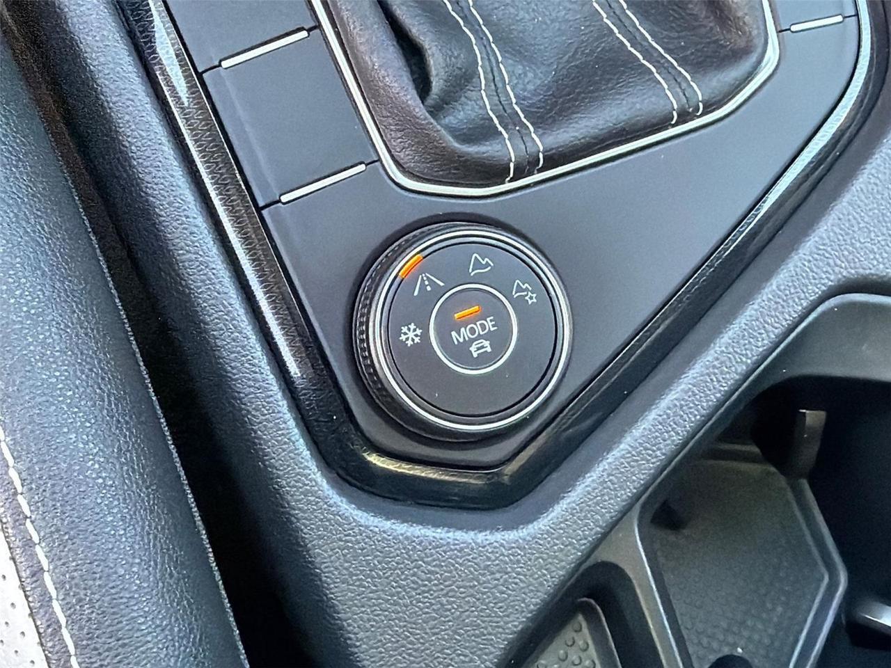 2025 Volkswagen Taos SEL Hagerstown MD
