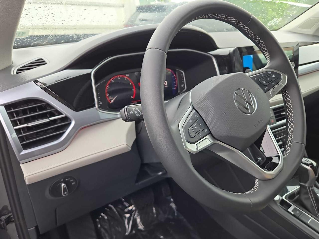 2025 Volkswagen Taos SEL Medford MA
