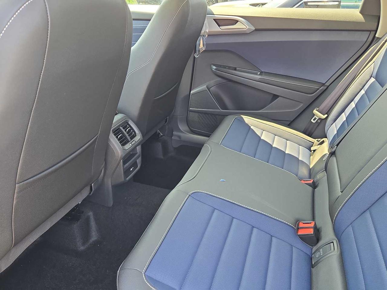 2025 Volkswagen Taos SEL Medford MA