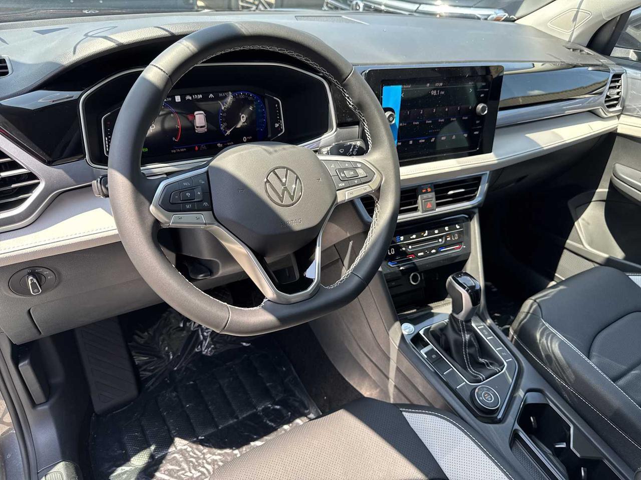 2025 Volkswagen Taos SEL Medford MA