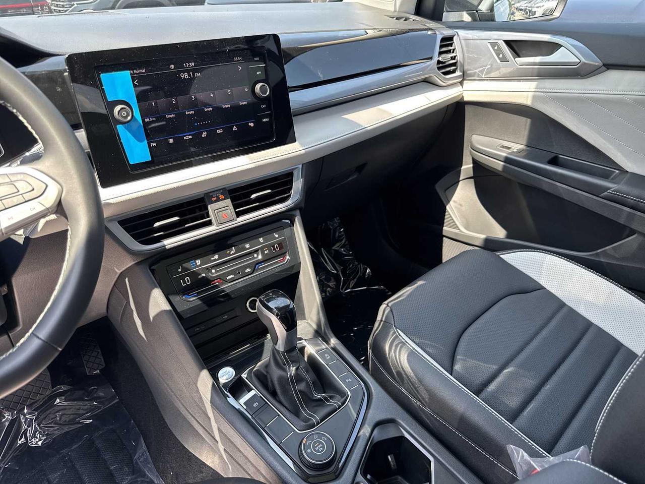 2025 Volkswagen Taos SEL Medford MA