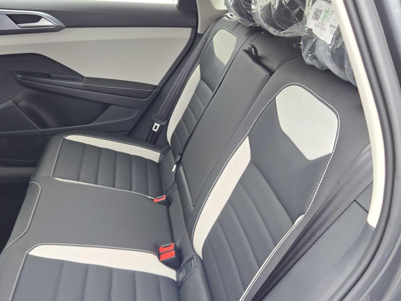 2025 Volkswagen Taos SEL Medford MA