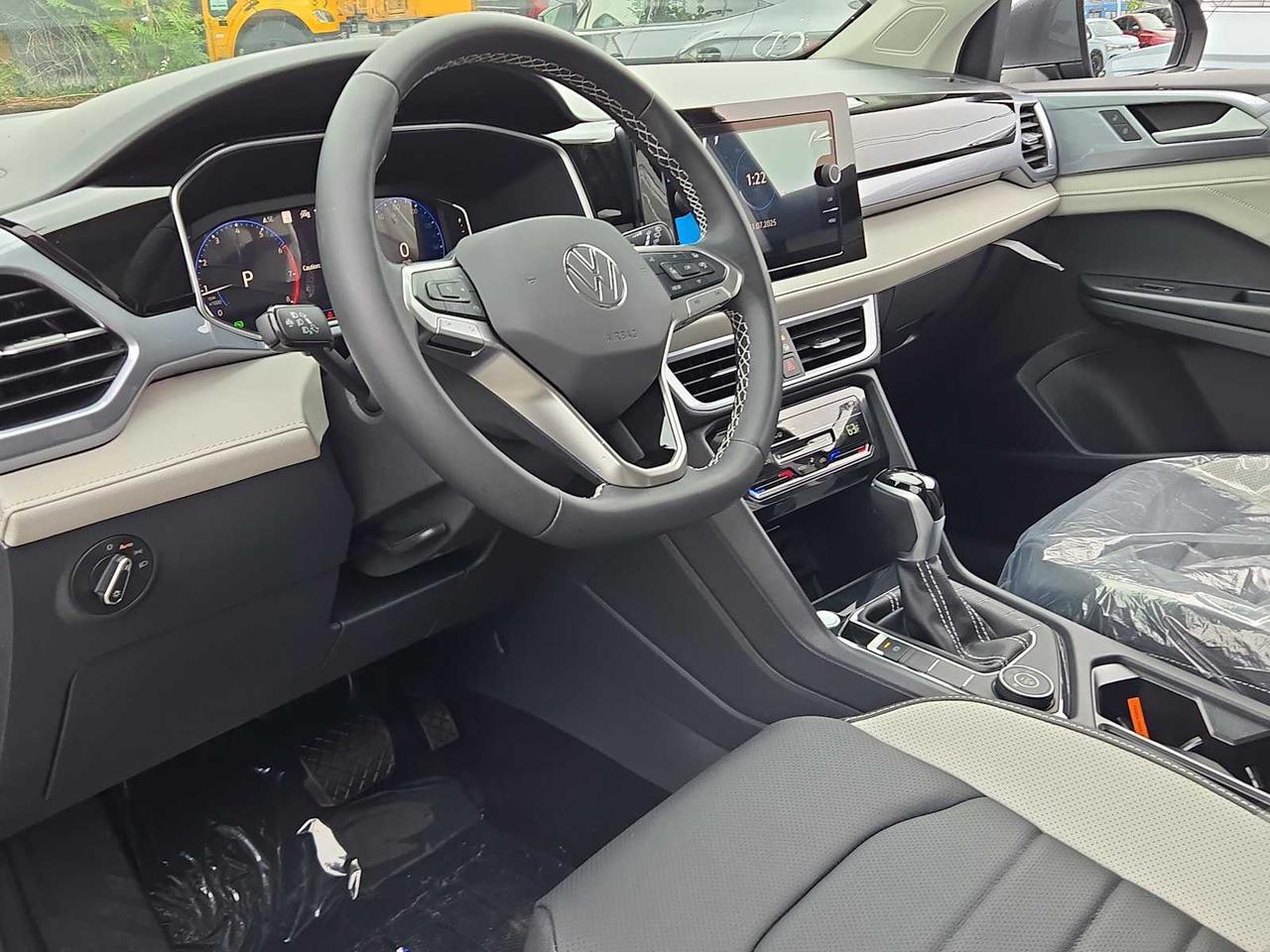2025 Volkswagen Taos SEL Medford MA