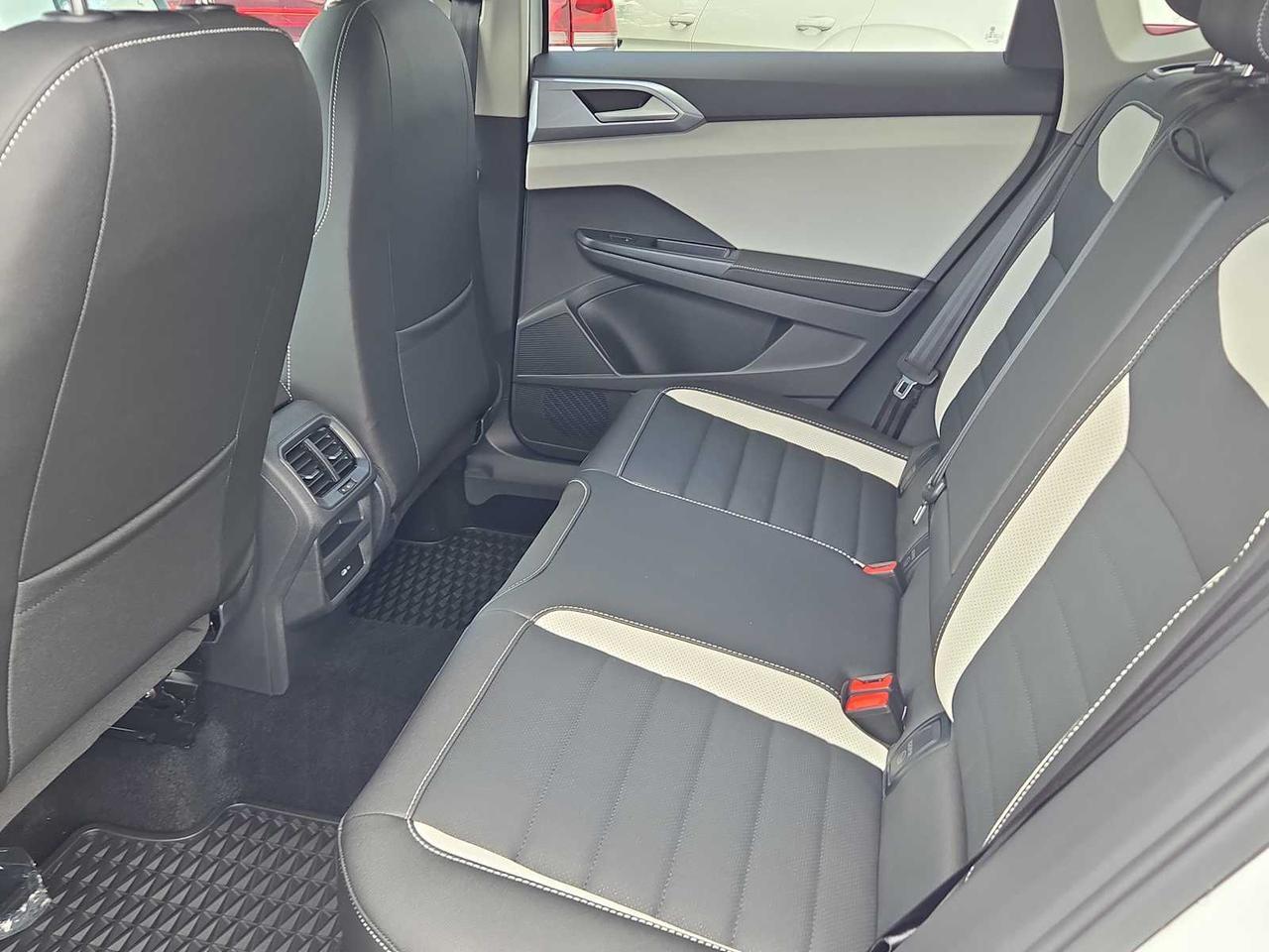 2025 Volkswagen Taos SEL Wellesley MA