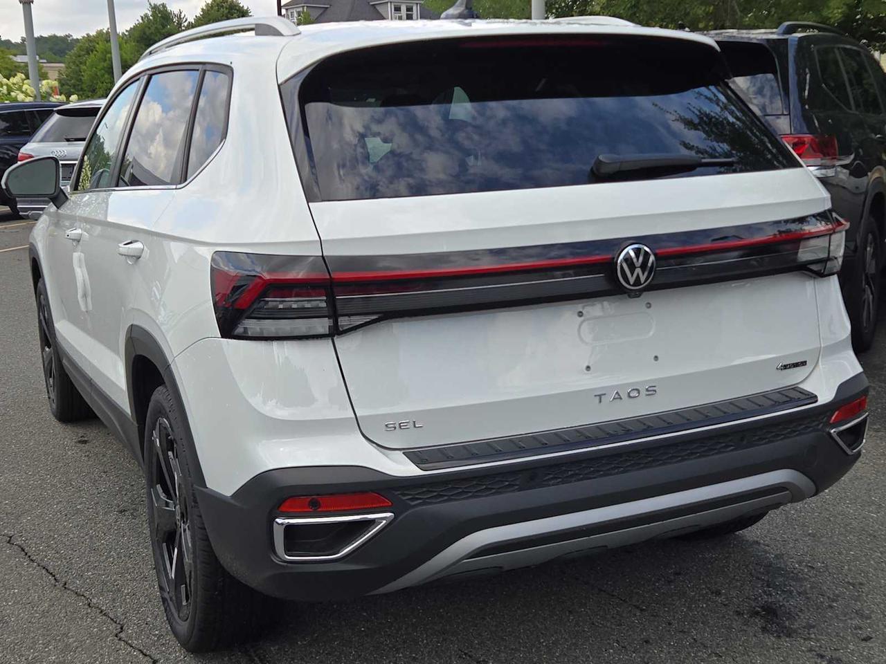 2025 Volkswagen Taos SEL Wellesley MA