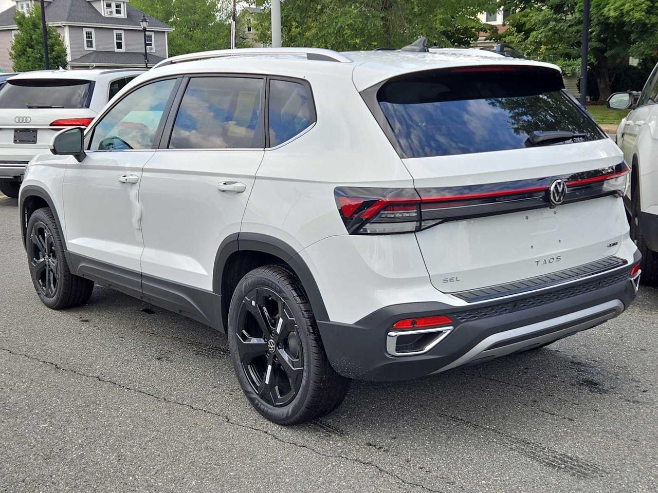 2025 Volkswagen Taos SEL Wellesley MA