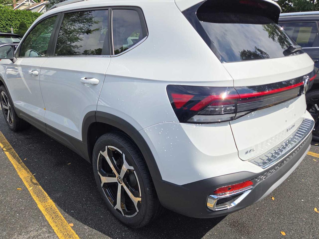 2025 Volkswagen Taos SEL Wellesley MA