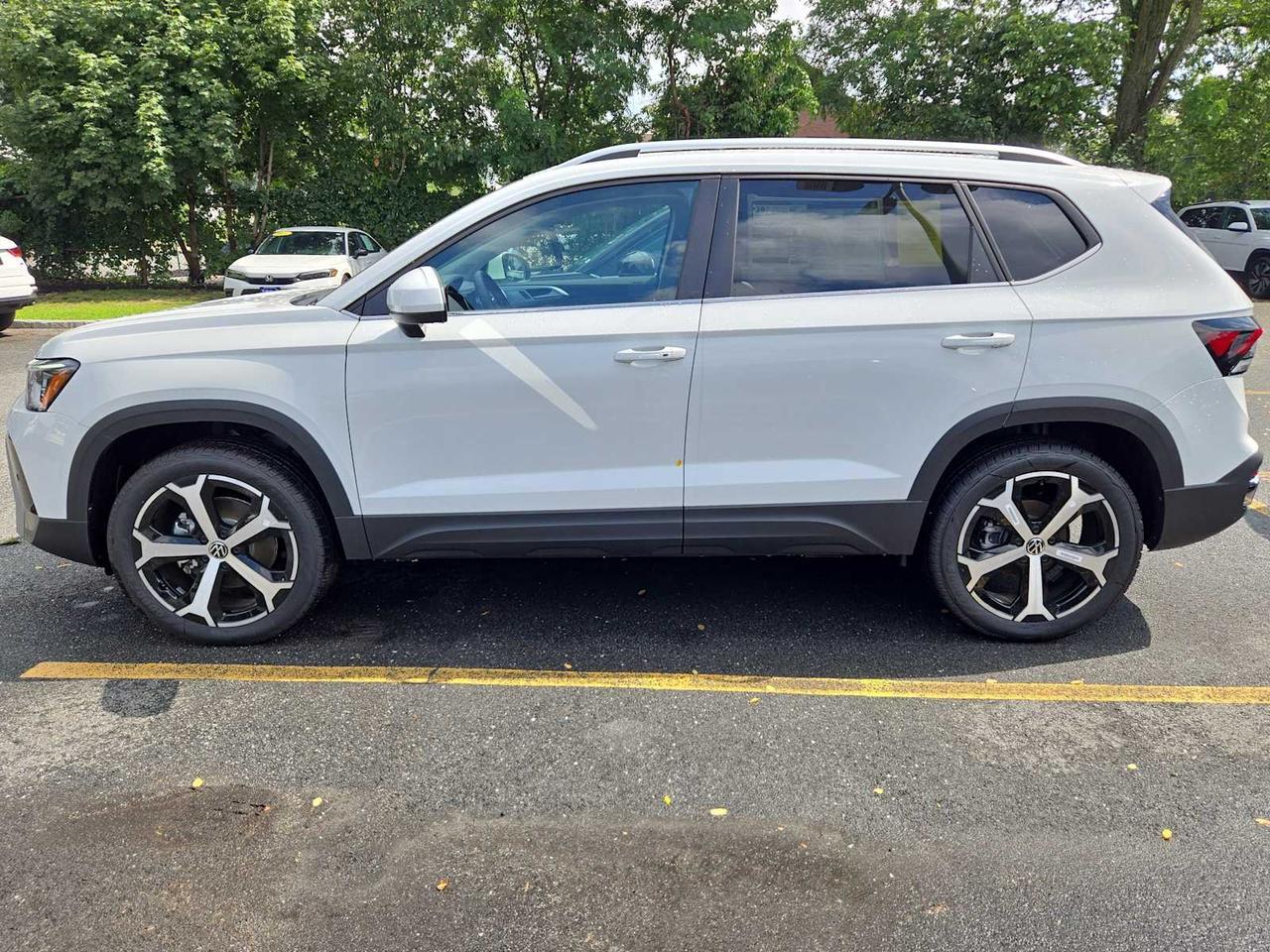 2025 Volkswagen Taos SEL Wellesley MA