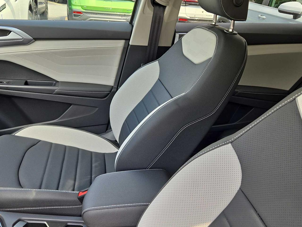 2025 Volkswagen Taos SEL Wellesley MA