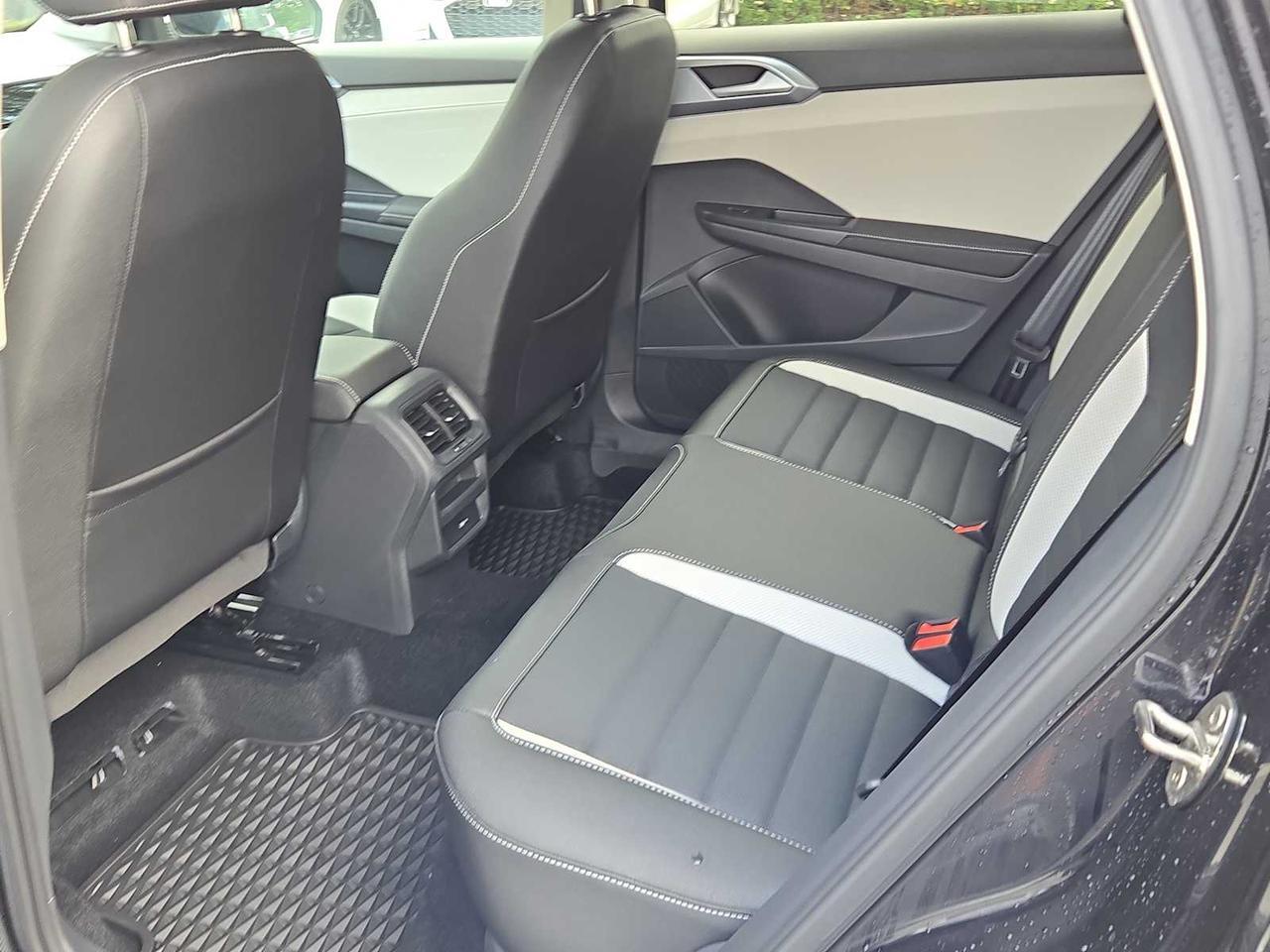 2025 Volkswagen Taos SEL Wellesley MA