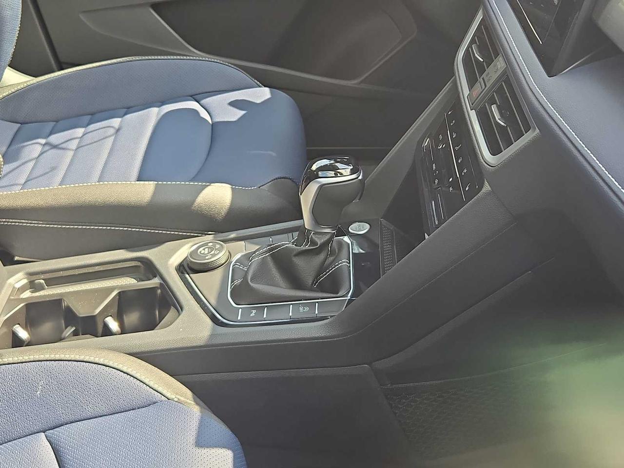 2025 Volkswagen Taos SEL Wellesley MA