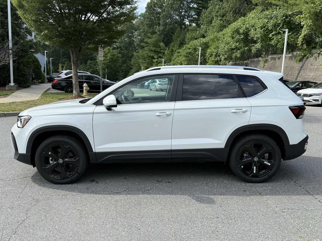 2025 Volkswagen Taos SEL Westborough MA