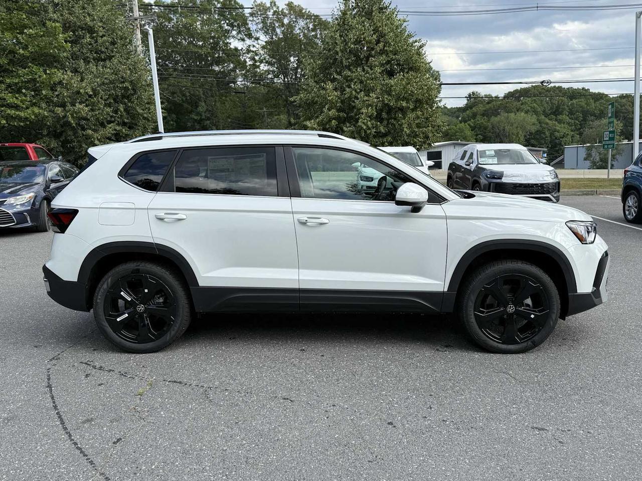 2025 Volkswagen Taos SEL Westborough MA