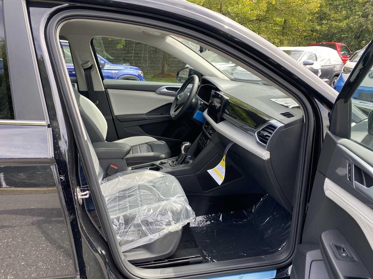 2025 Volkswagen Taos SEL Westborough MA