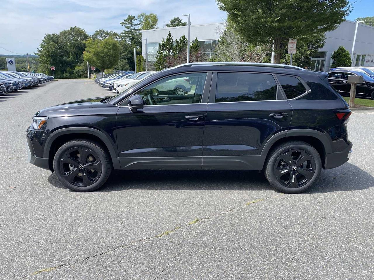 2025 Volkswagen Taos SEL Westborough MA
