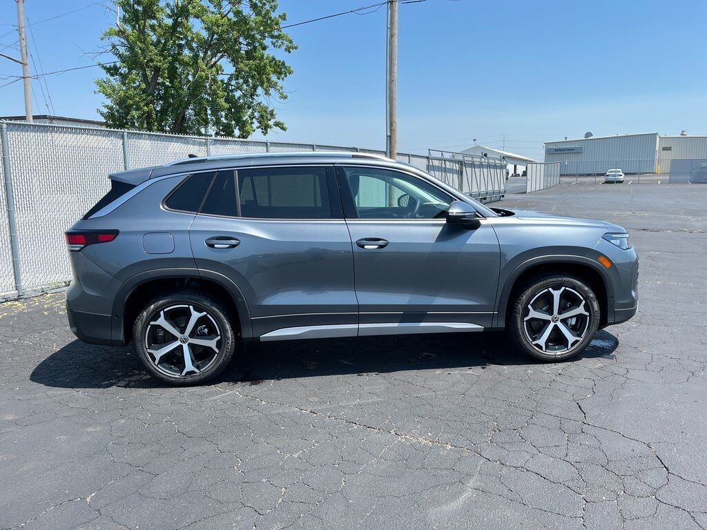 2025 Volkswagen Tiguan 2.0T SE Green Bay WI