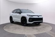 2025 Volkswagen Tiguan 2.0T SE R-Line Black Oshkosh WI