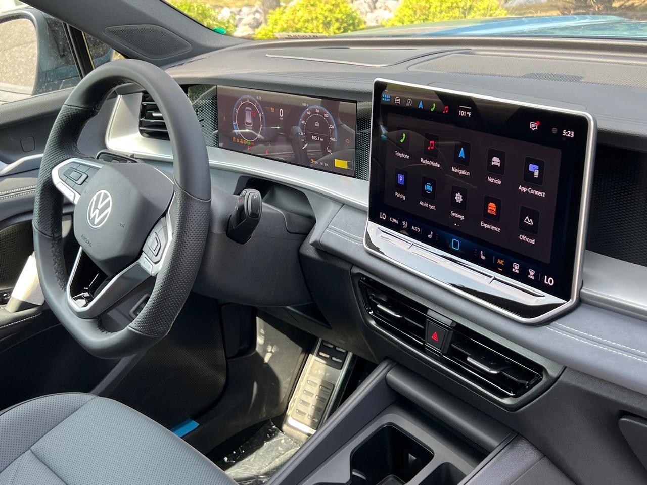 2025 Volkswagen Tiguan 2.0T SE R-Line Black Hagerstown MD