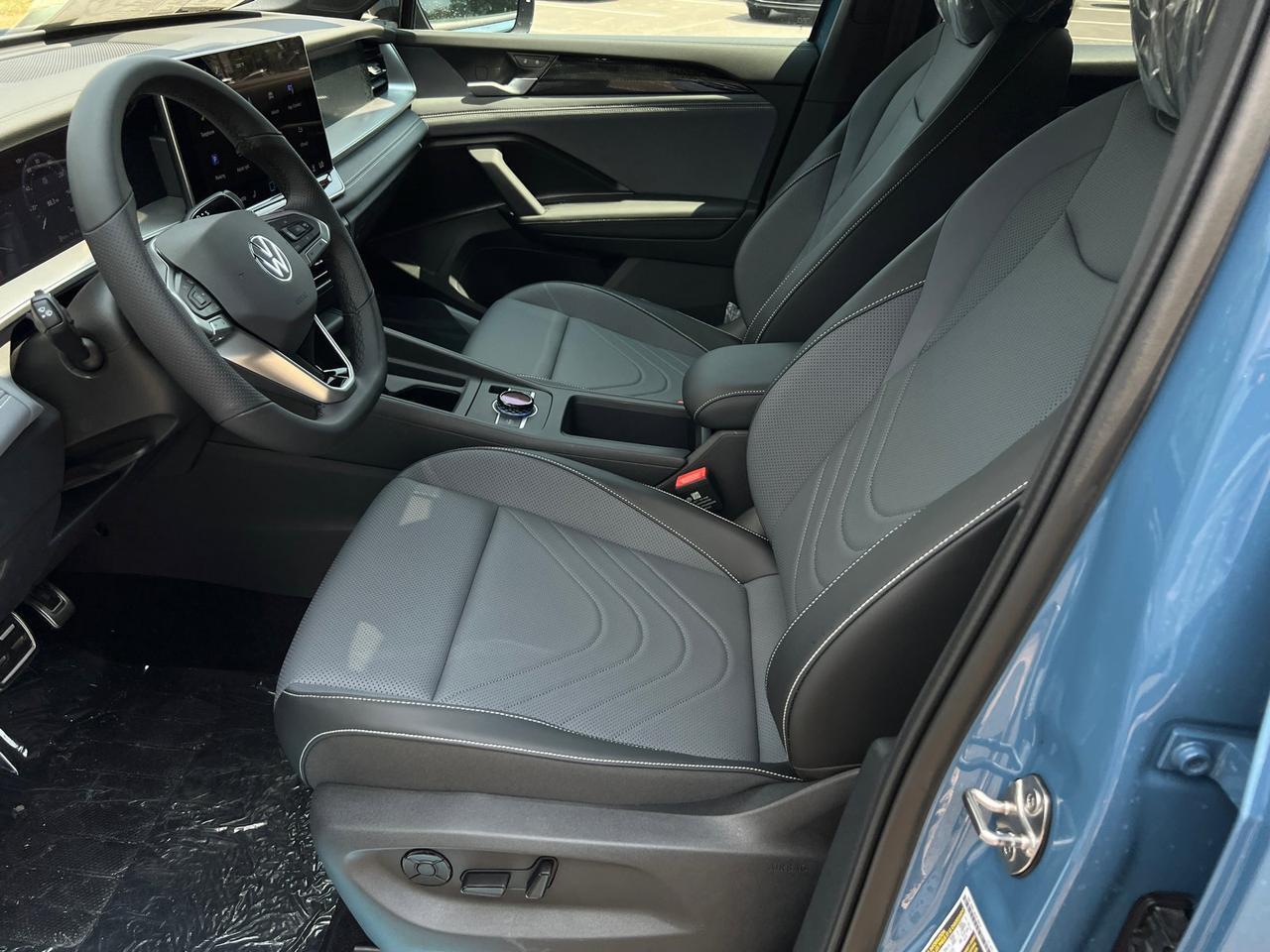 2025 Volkswagen Tiguan 2.0T SE R-Line Black Hagerstown MD