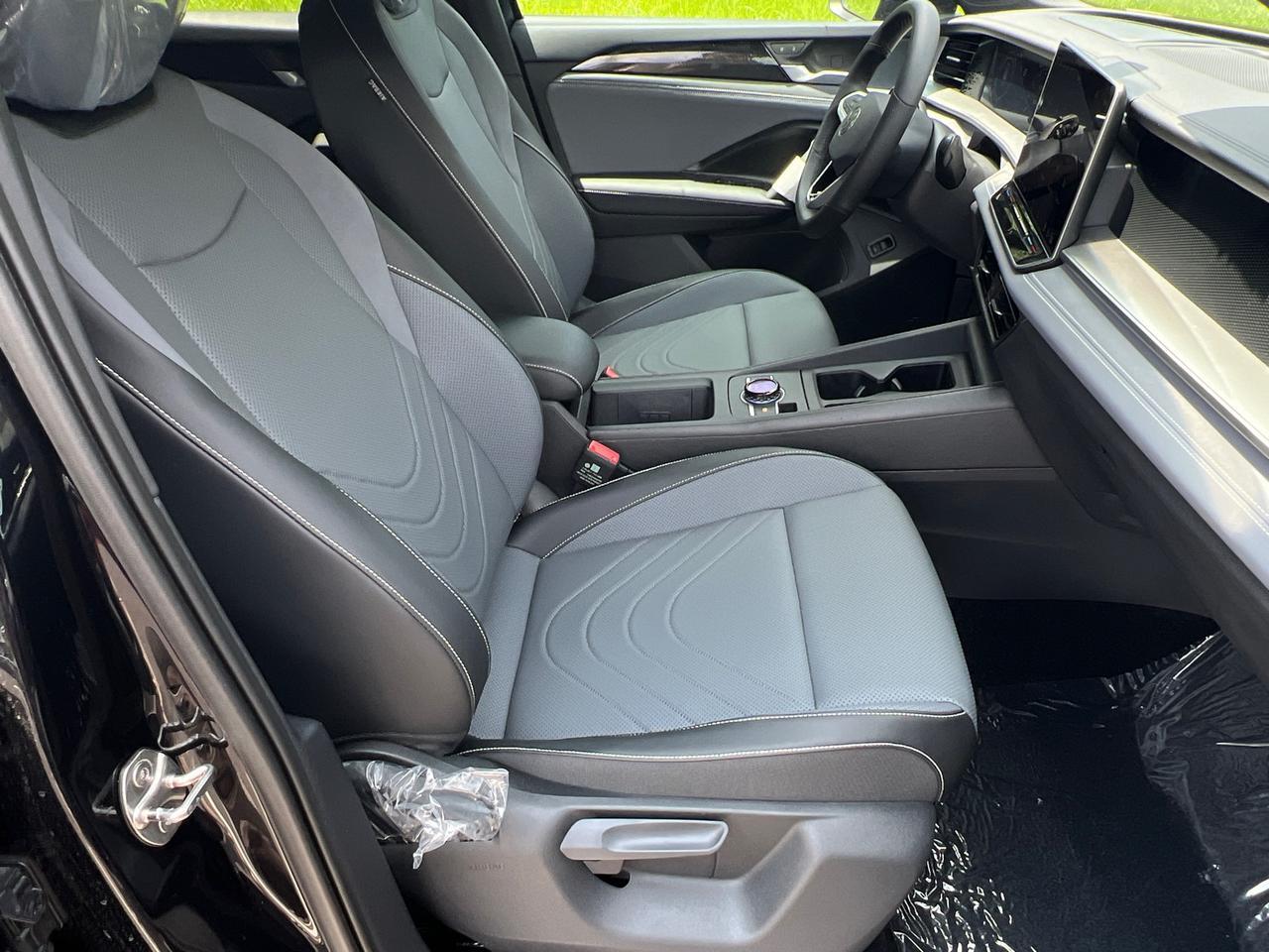 2025 Volkswagen Tiguan 2.0T SE R-Line Black Hagerstown MD