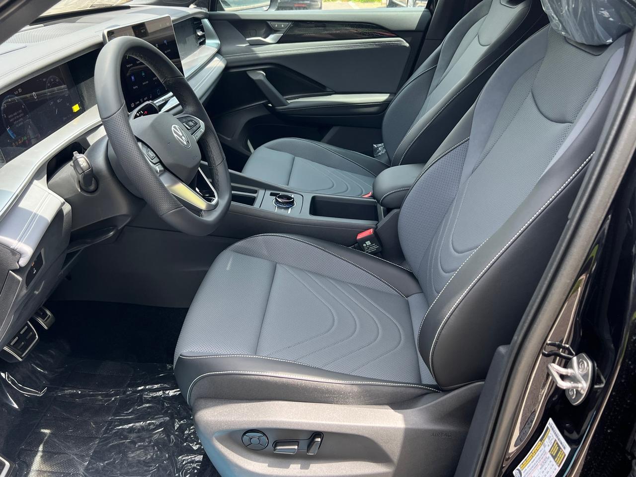 2025 Volkswagen Tiguan 2.0T SE R-Line Black Hagerstown MD