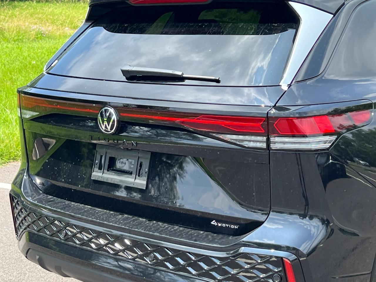 2025 Volkswagen Tiguan 2.0T SE R-Line Black Hagerstown MD