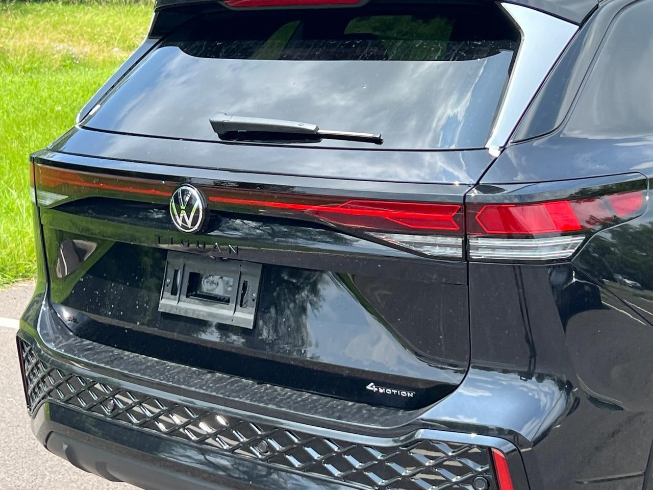 2025 Volkswagen Tiguan 2.0T SE R-Line Black Hagerstown MD