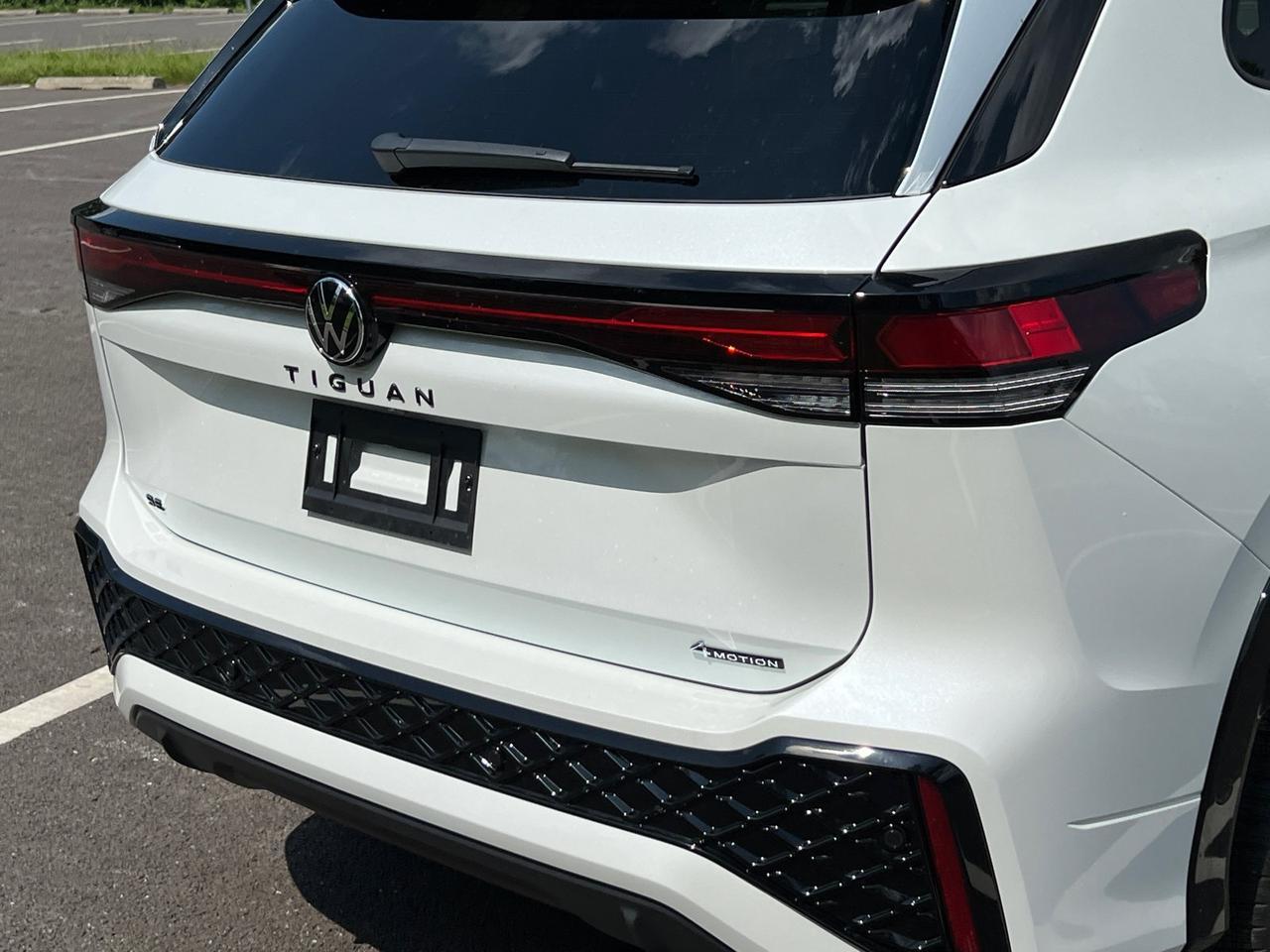 2025 Volkswagen Tiguan 2.0T SE R-Line Black Hagerstown MD