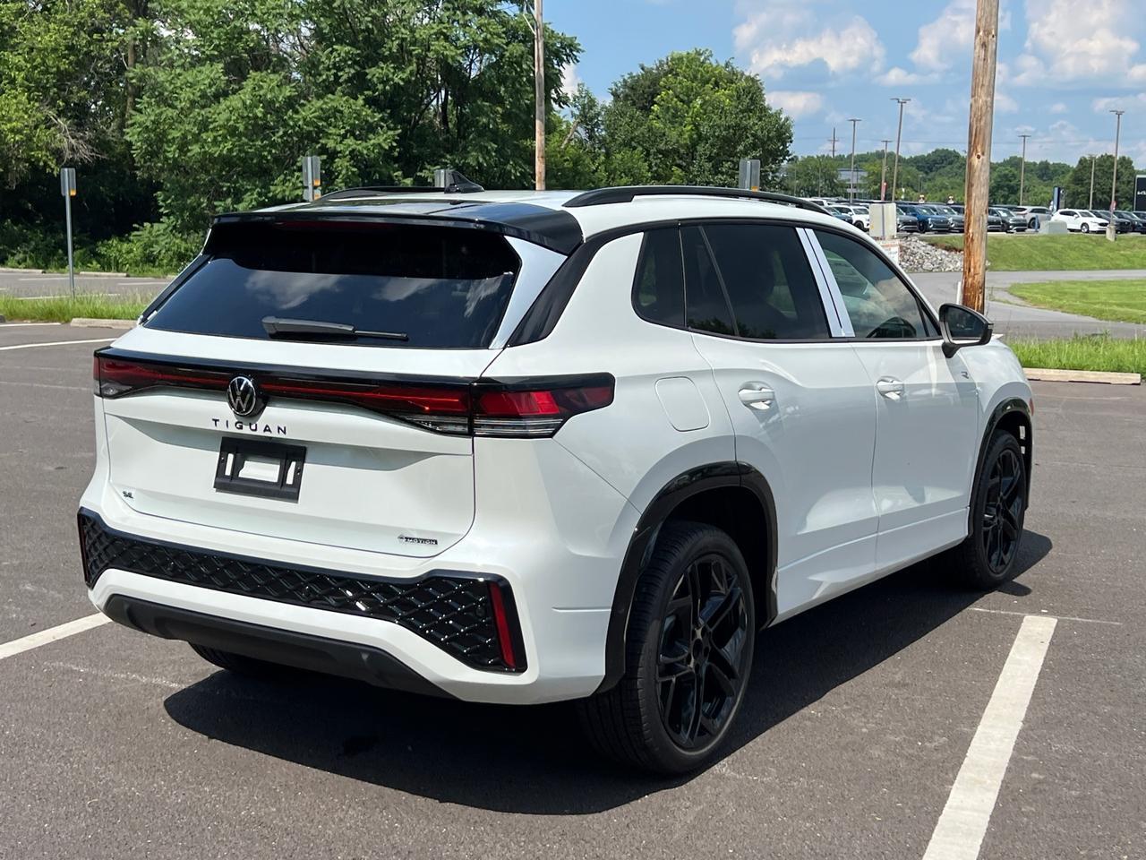 2025 Volkswagen Tiguan 2.0T SE R-Line Black Hagerstown MD