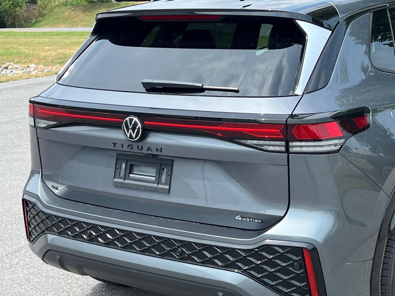 2025 Volkswagen Tiguan 2.0T SE R-Line Black Hagerstown MD