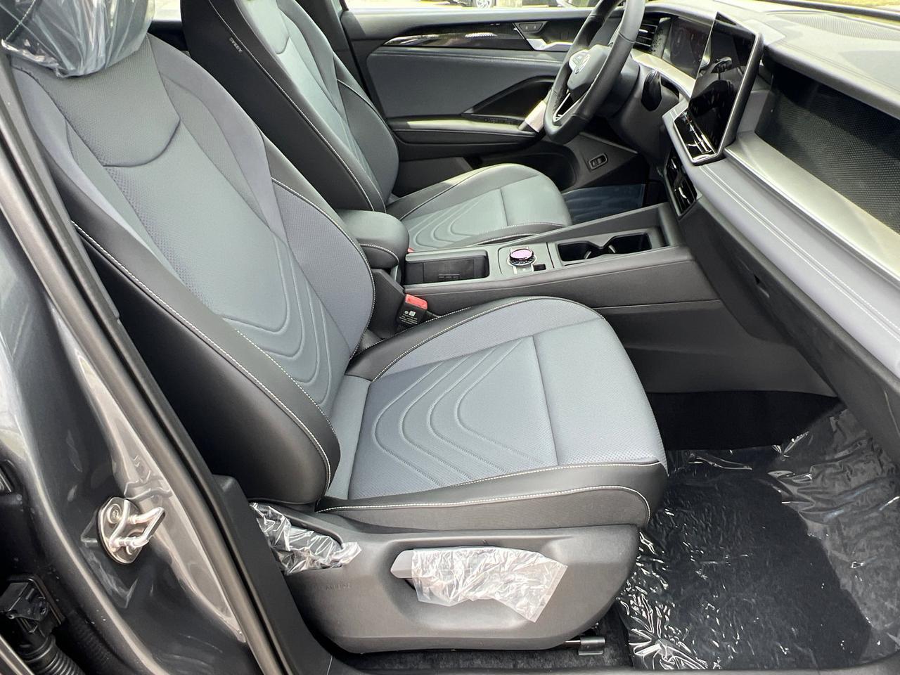 2025 Volkswagen Tiguan 2.0T SE R-Line Black Hagerstown MD