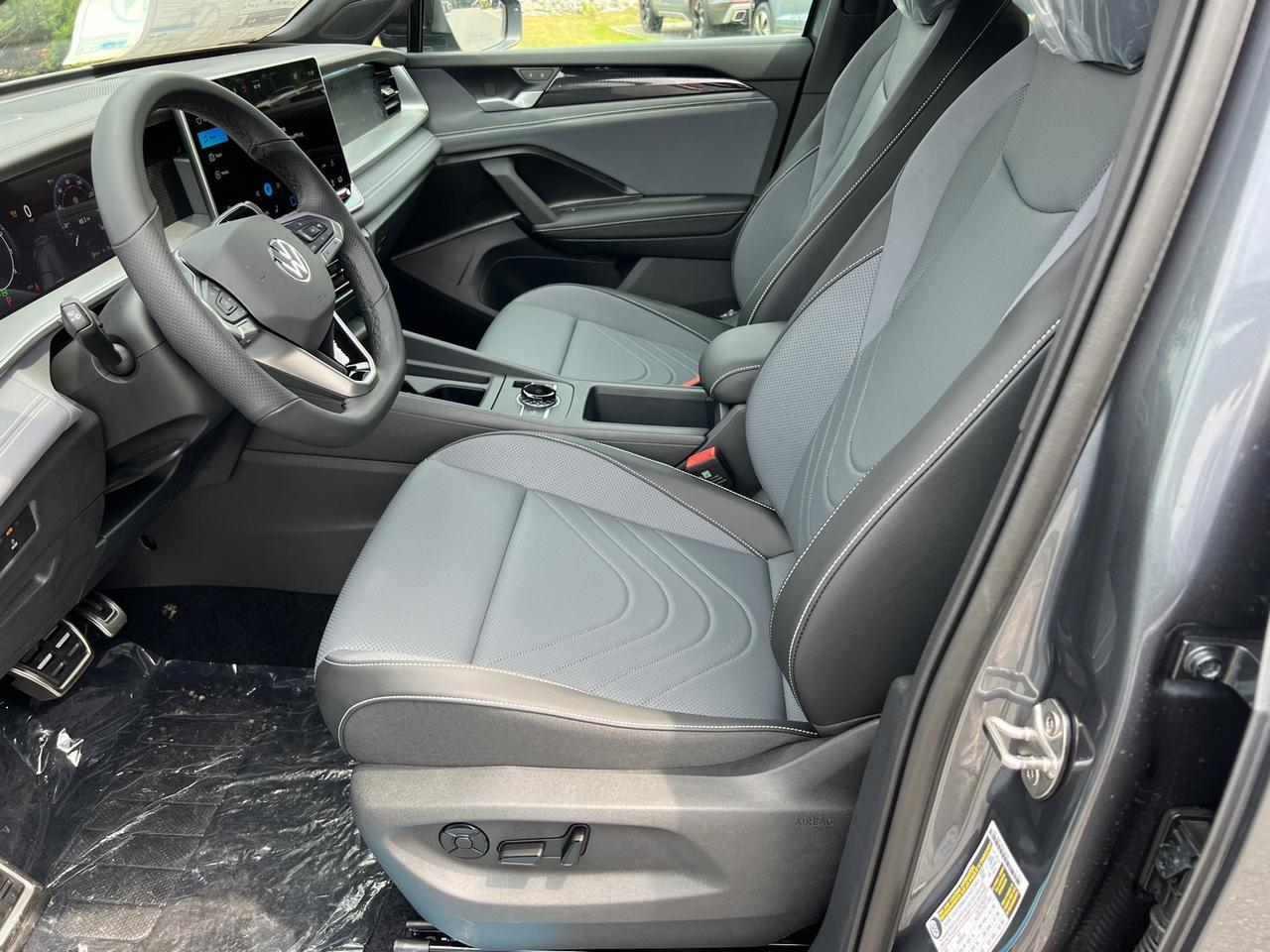 2025 Volkswagen Tiguan 2.0T SE R-Line Black Hagerstown MD