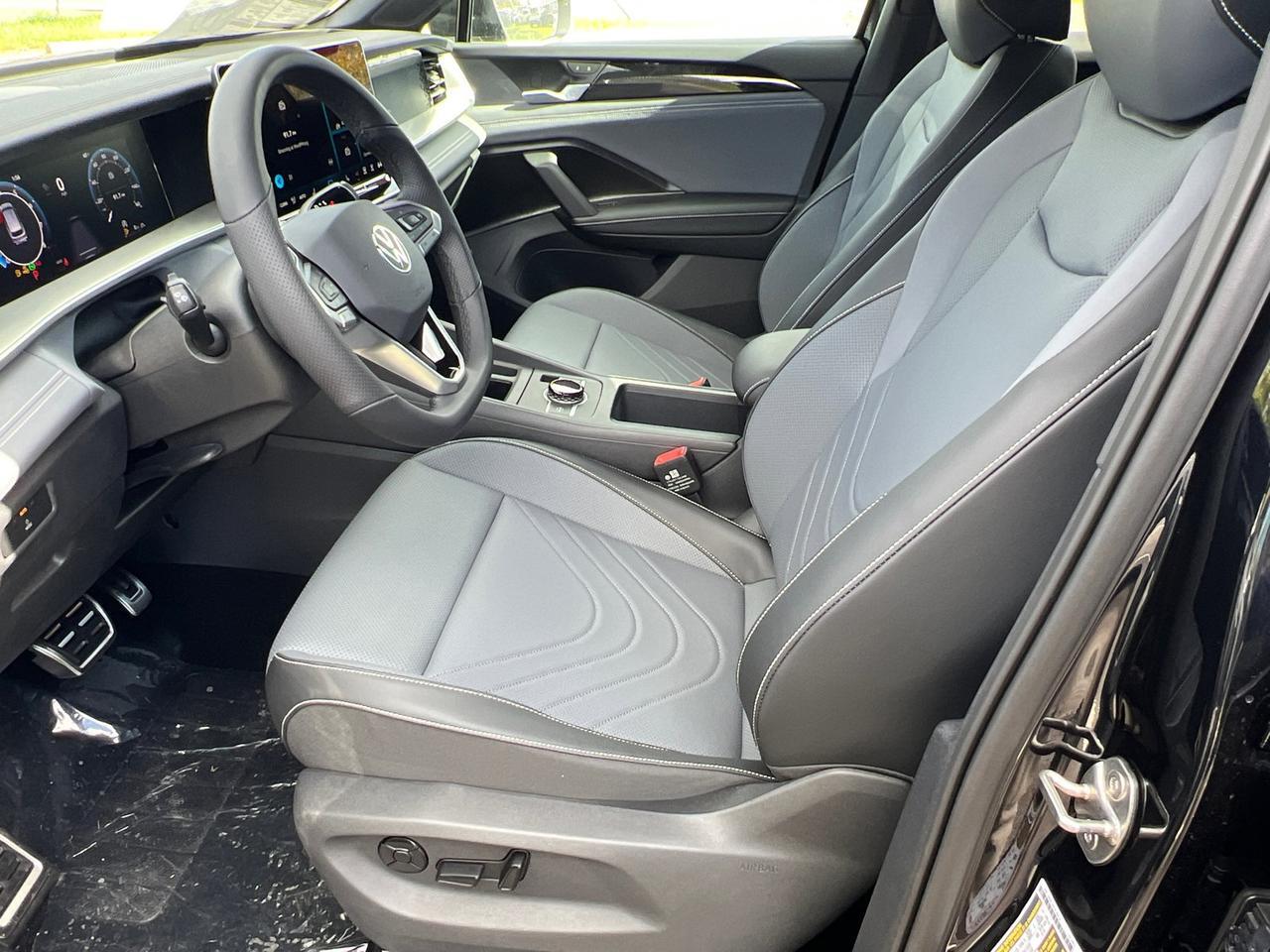 2025 Volkswagen Tiguan 2.0T SE R-Line Black Hagerstown MD