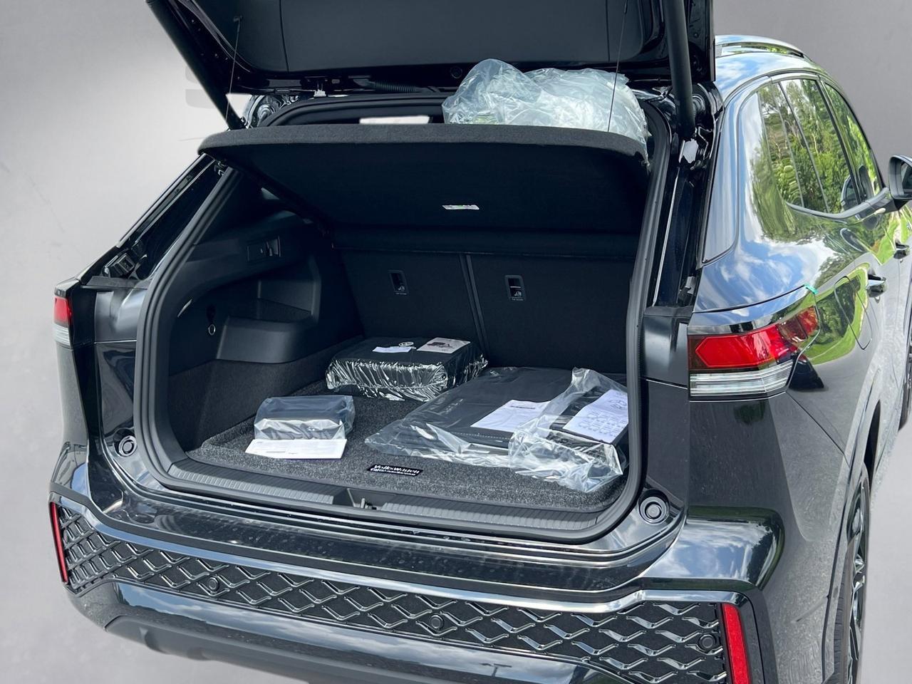 2025 Volkswagen Tiguan 2.0T SE R-Line Black Hagerstown MD