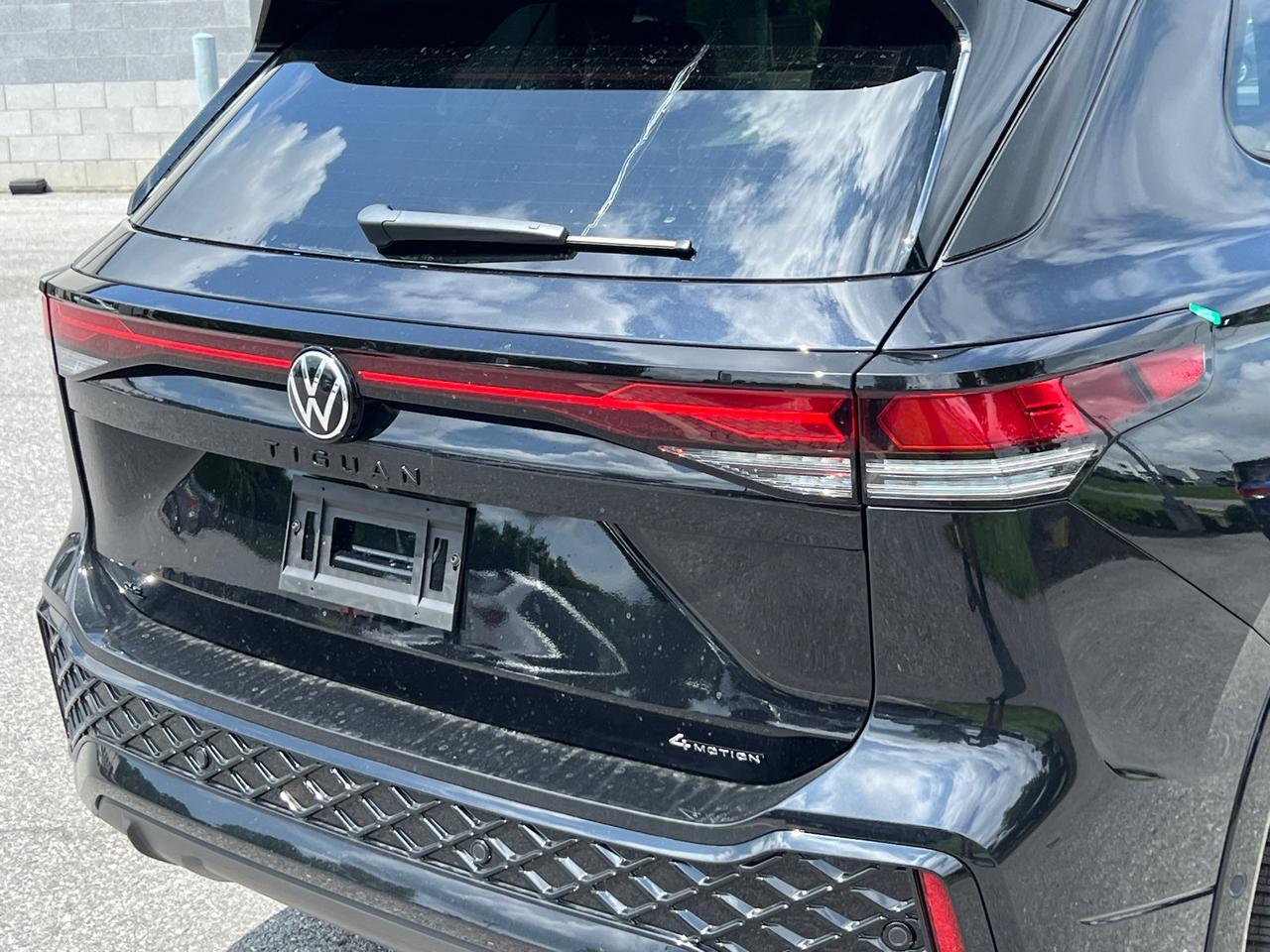 2025 Volkswagen Tiguan 2.0T SE R-Line Black Hagerstown MD