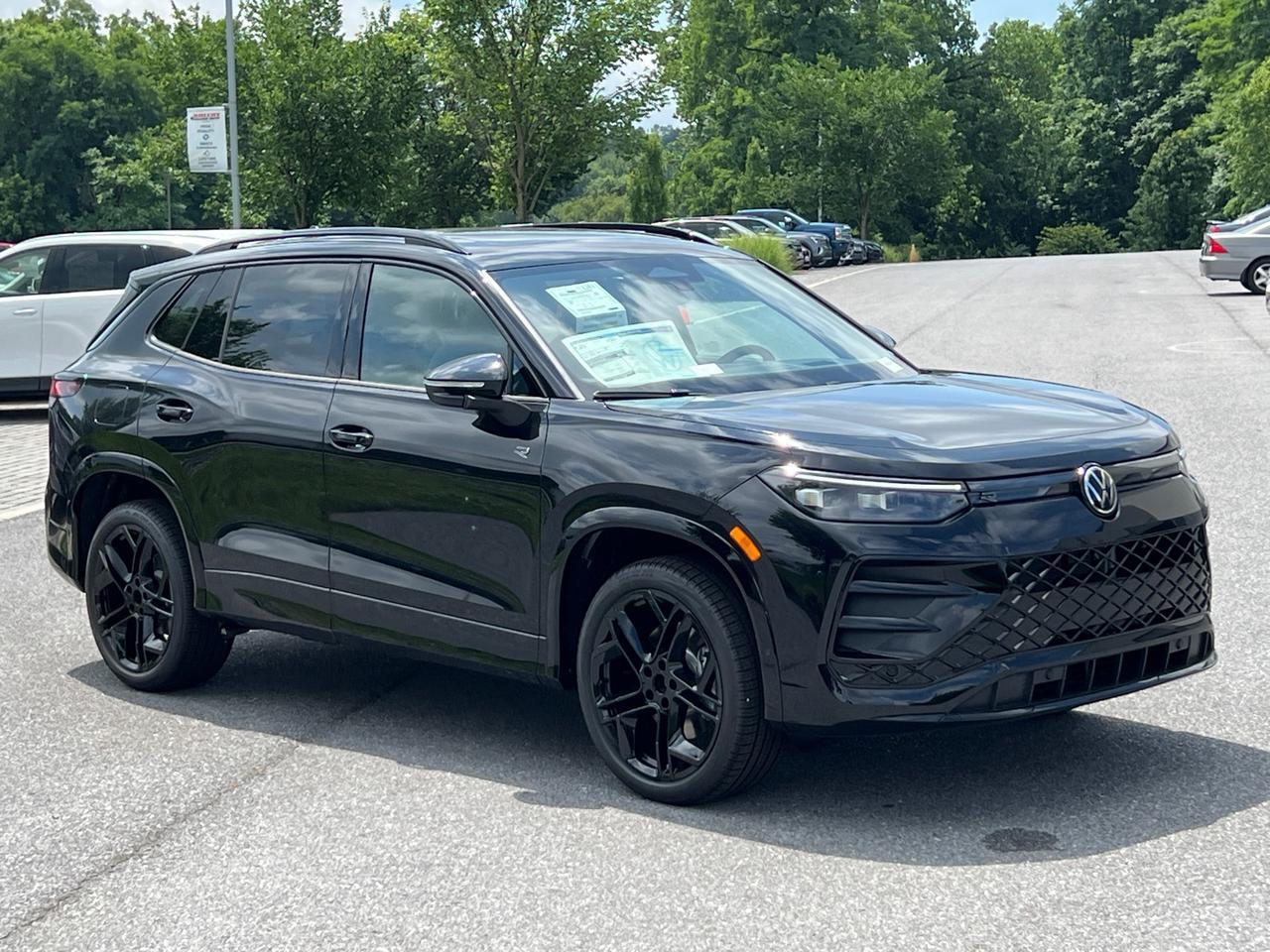 2025 Volkswagen Tiguan 2.0T SE R-Line Black Hagerstown MD
