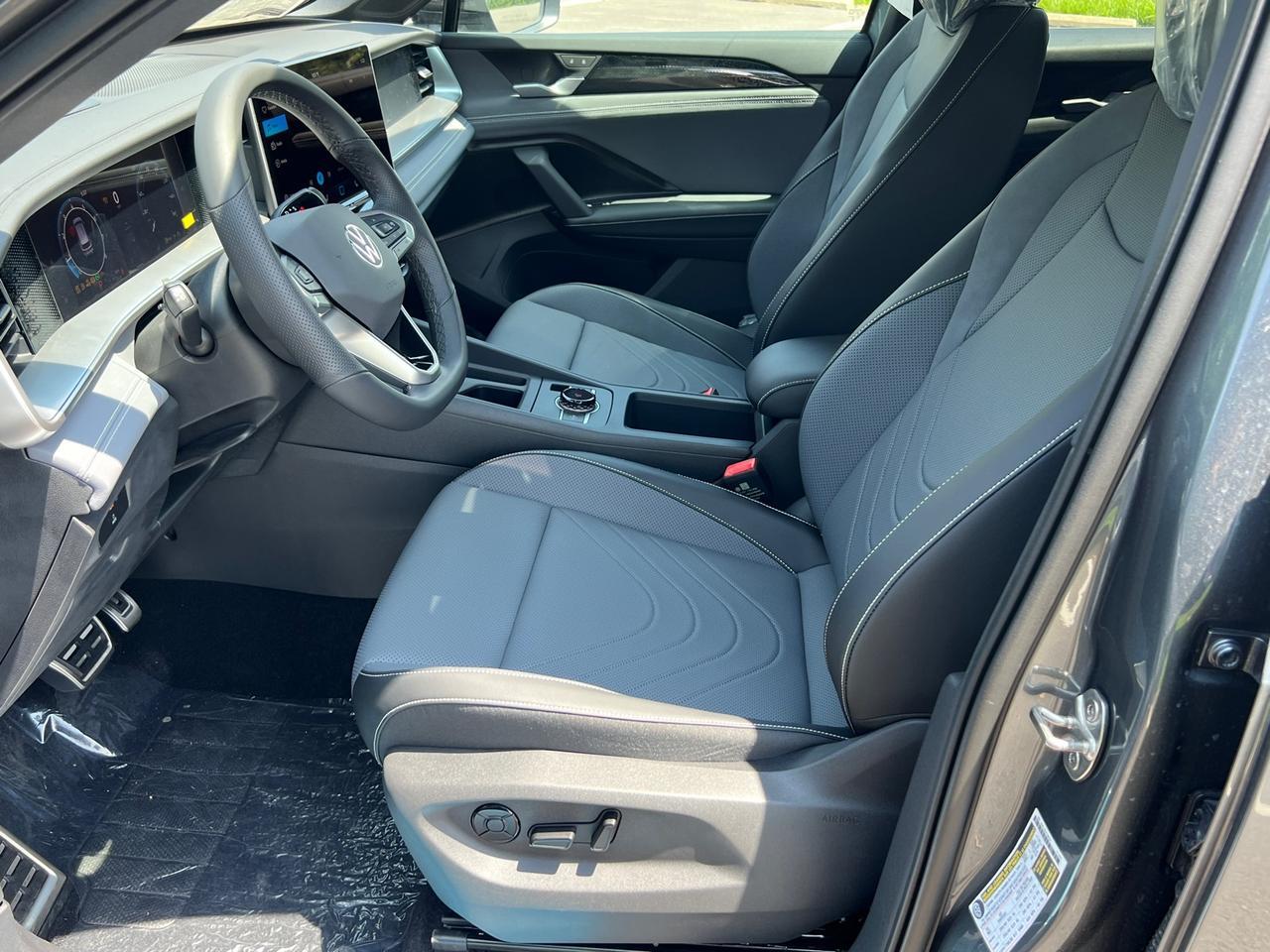 2025 Volkswagen Tiguan 2.0T SE R-Line Black Hagerstown MD