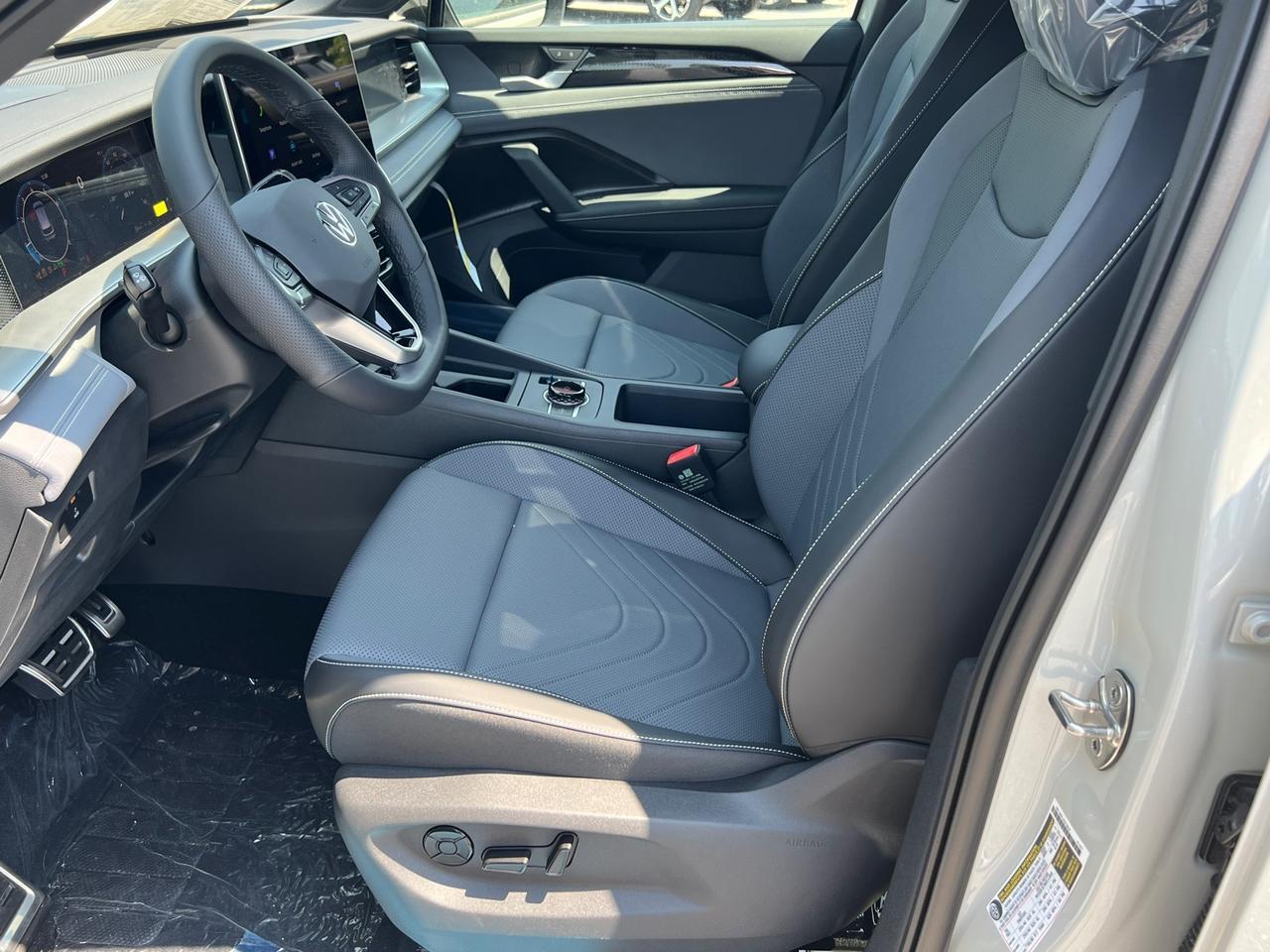 2025 Volkswagen Tiguan 2.0T SE R-Line Black Hagerstown MD