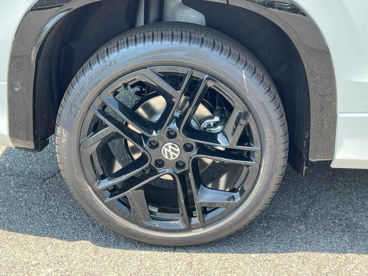 2025 Volkswagen Tiguan 2.0T SE R-Line Black Hagerstown MD