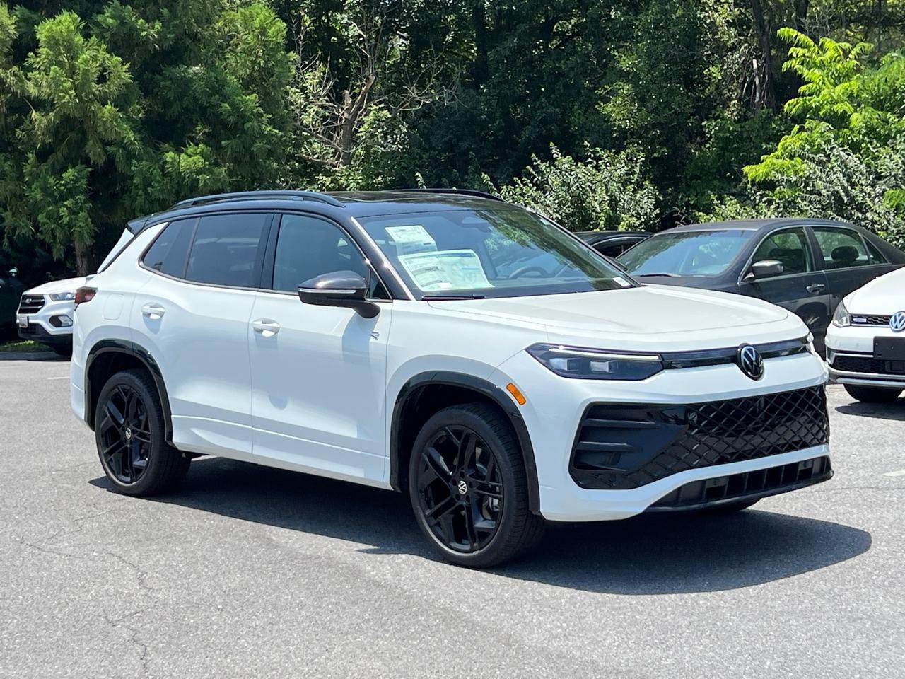 2025 Volkswagen Tiguan 2.0T SE R-Line Black Hagerstown MD