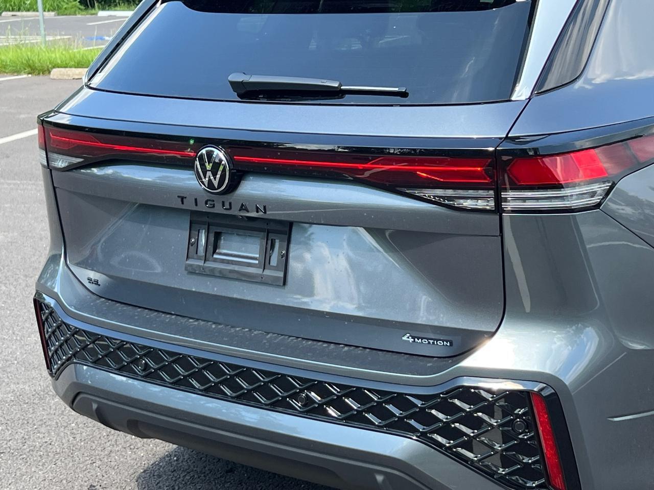 2025 Volkswagen Tiguan 2.0T SE R-Line Black Hagerstown MD