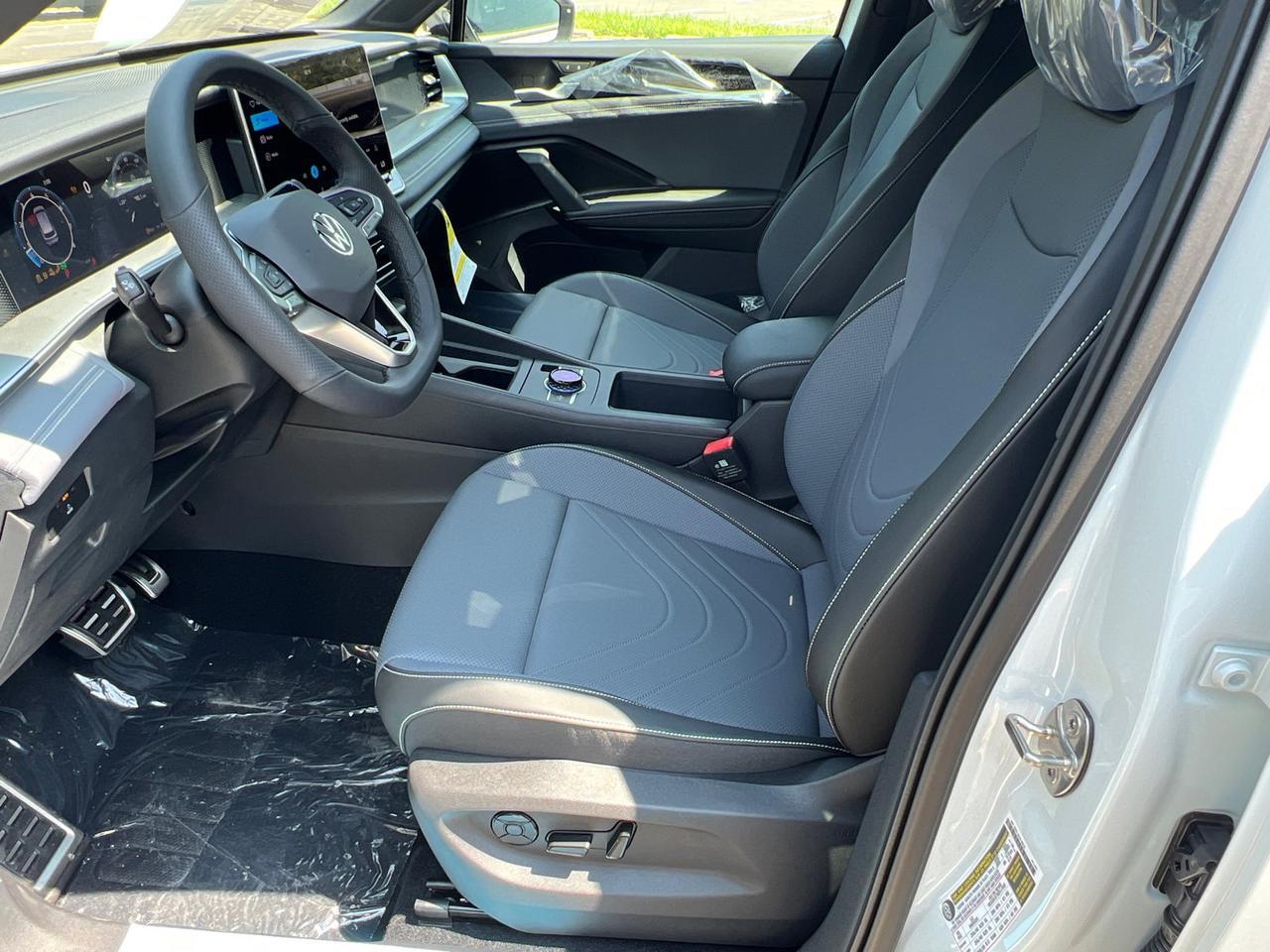 2025 Volkswagen Tiguan 2.0T SE R-Line Black Hagerstown MD