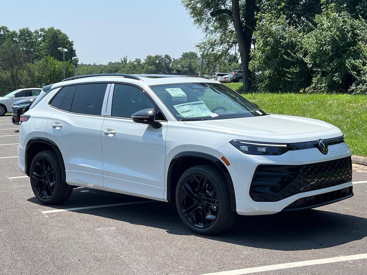 2025 Volkswagen Tiguan 2.0T SE R-Line Black