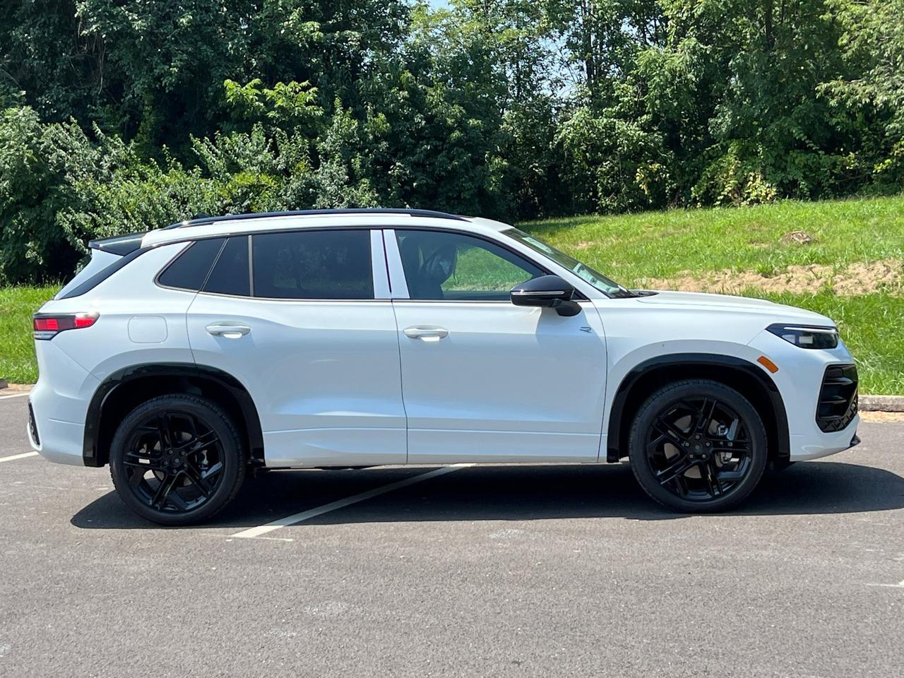 2025 Volkswagen Tiguan 2.0T SE R-Line Black Hagerstown MD